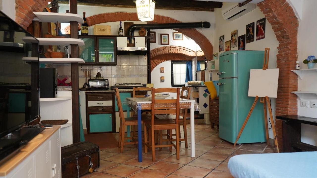 La Taverna Di Gianni Near The Beach Italy Riviera Savona Eksteriør bilde